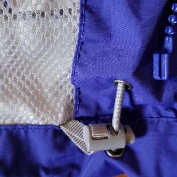 The Northface water resistant jacket - Picture 4 of 12